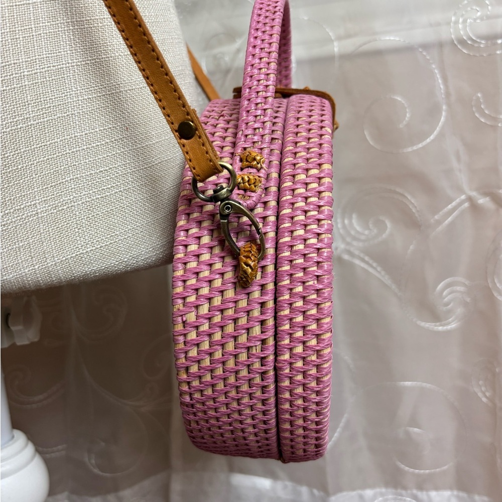 Atabali Rattan Vegan Round Crossbody Purse - Picture 4 of 15